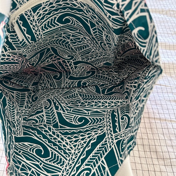 Manuhealii Aloha Collection Tote Bag - Picture 2 of 3